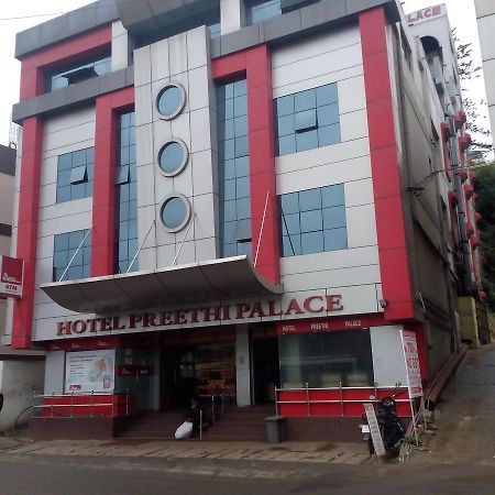 Hotel Preethi Palace Ooty Exteriör bild