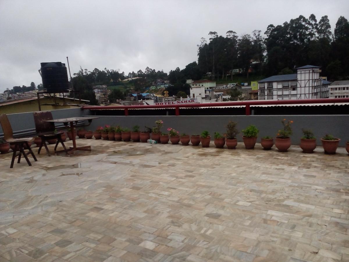 Hotel Preethi Palace Ooty Exteriör bild